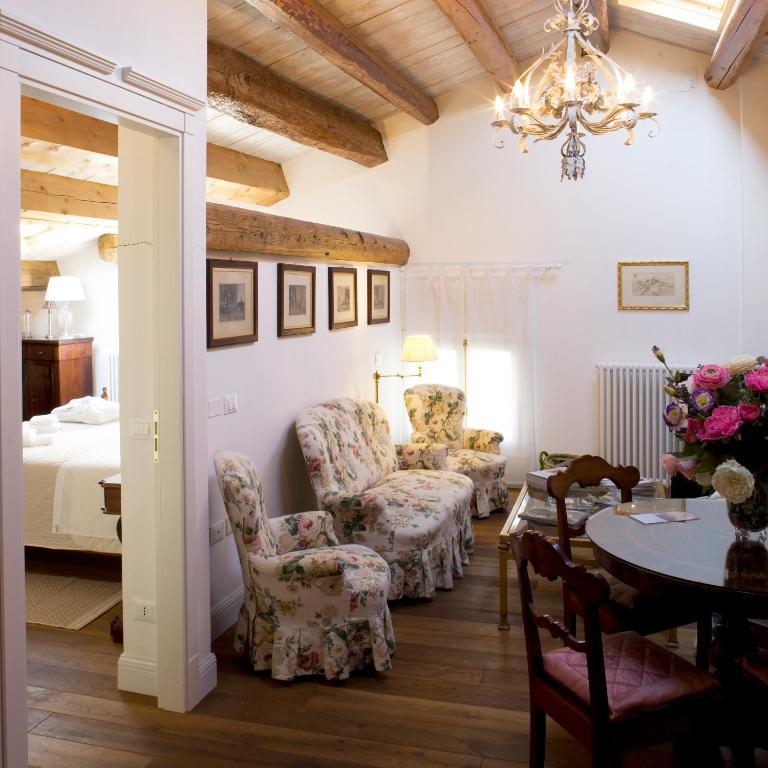 M Club De Luxe B&B 라벤나 객실 사진
